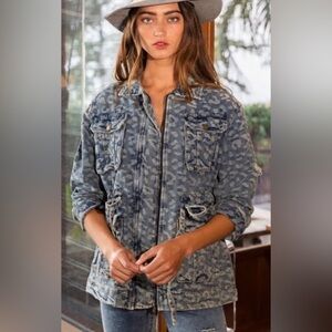 POL Anthropologie Safari Distressed Denim Utility Jacket Size M Leopard Print